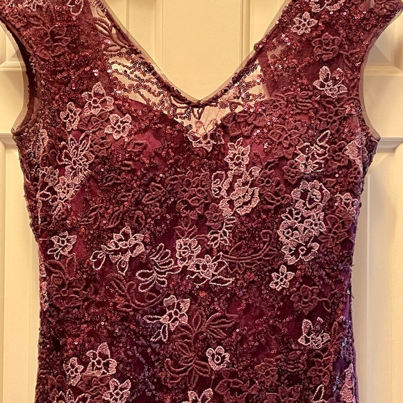 Beautiful Dress worn for Wedding, mother of the Groom. (Only worn once) - Picture 2 of 3